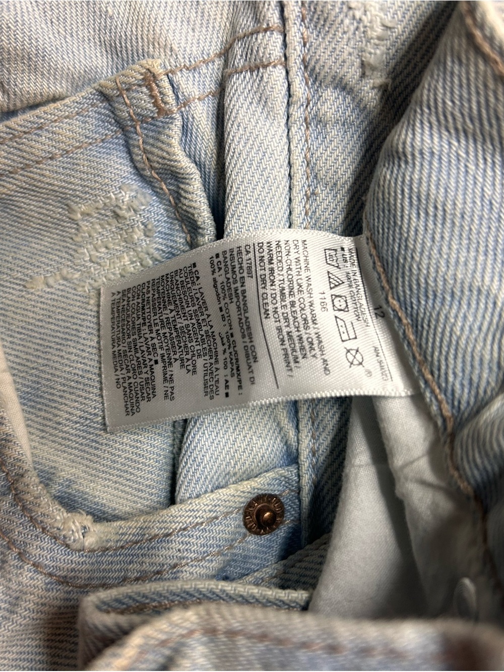 Old Navy Slouchy Straight Distressed Jeans Women’s Size 12 Light Wash - Picture 7 of 11